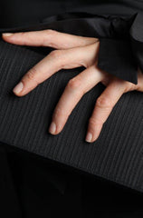 Clutch Pin Tuck - Black